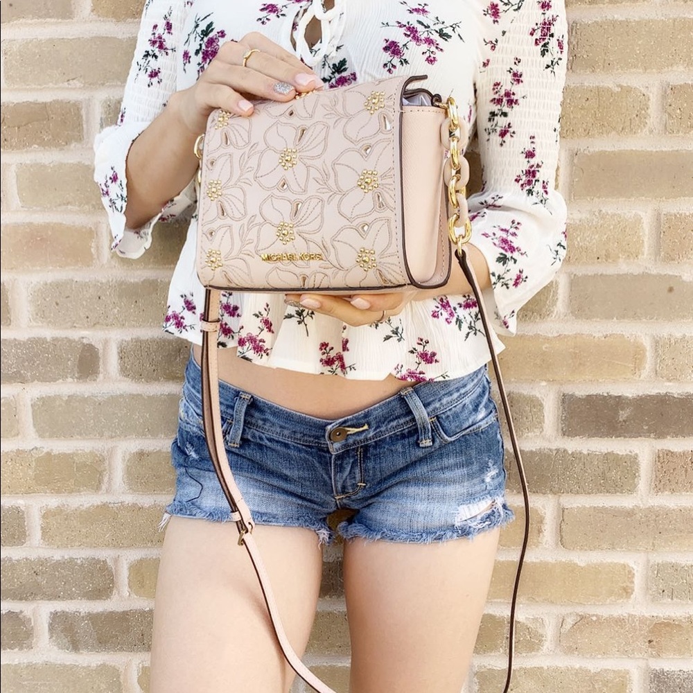 Gaby’sBags👜💕 Michael Kors Crossbody SALE‼️‼️ - Picture 3 of 6